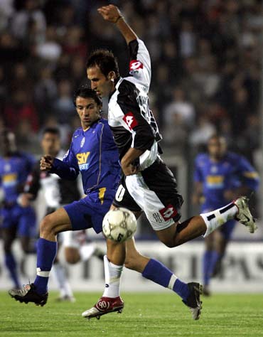 足球报：邵佳一确认当选中国国家队新任主帅！