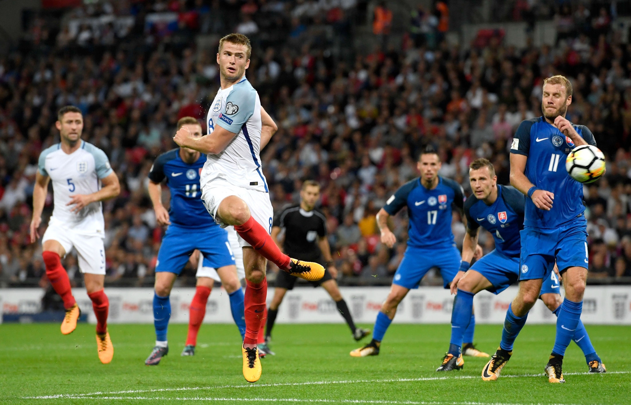 中足联俱乐部财务约定：若签阴阳合同俱乐部将降级，球员禁赛两年