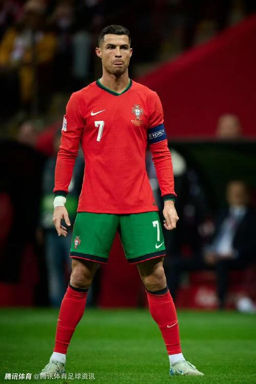 非洲杯+停赛连遭打击，曼联下轮多人缺阵维拉（非洲杯与停赛双重打击，曼联下轮对阵维拉多人缺席）