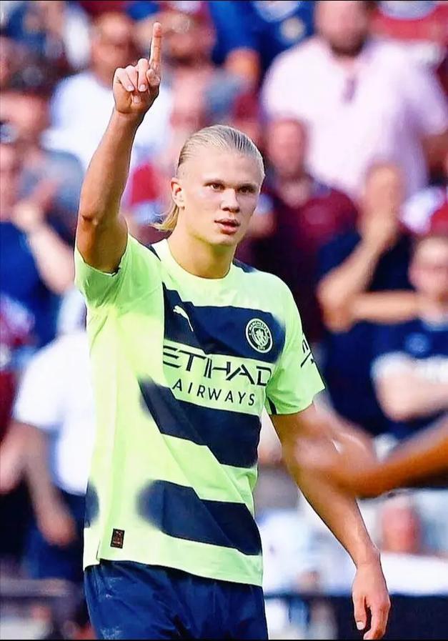 网球ATP年终总决赛：奥热-阿利亚西姆胜兹韦列夫